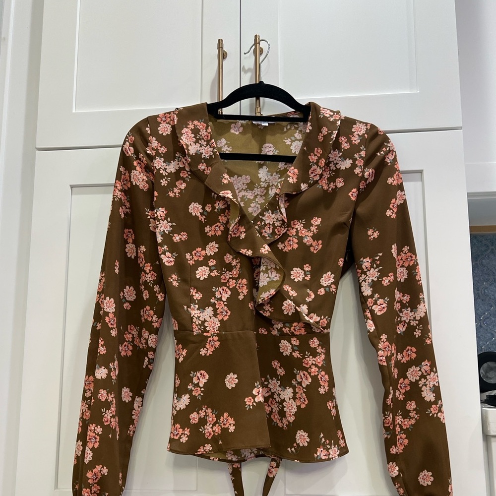 Q&A Los Angeles Floral V Neck Blouse Size Small